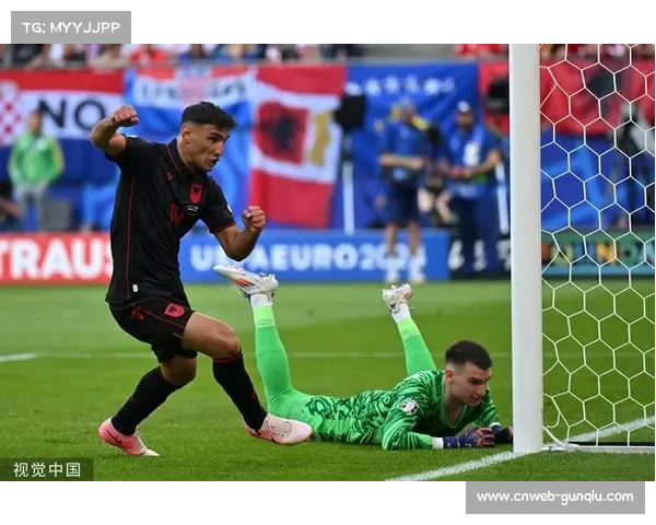 斯图加特1-1门兴，翁达夫头球破门难取三分